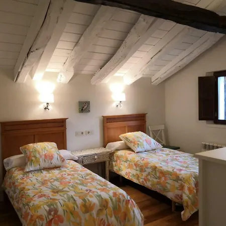 San Miguel De Txorierri Country house *
