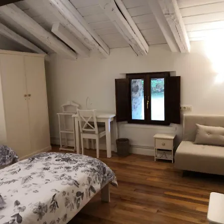 San Miguel De Txorierri Country house *